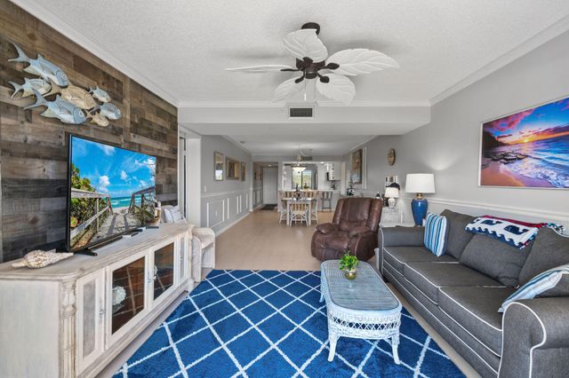 601 Seafarer Circle 304, Jupiter, FL 33477