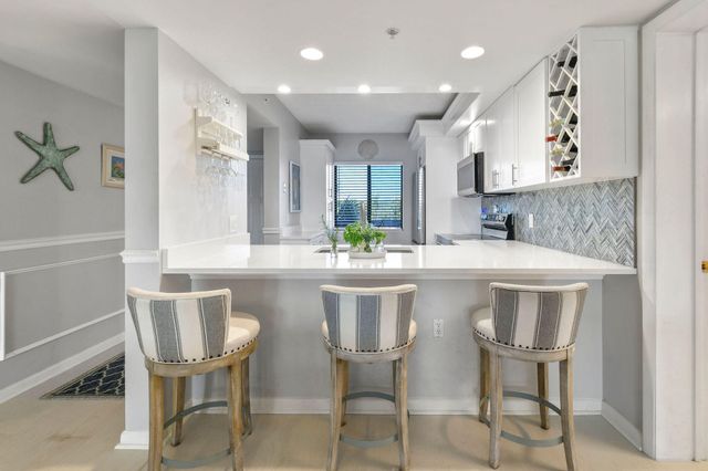 601 Seafarer Circle 304, Jupiter, FL 33477