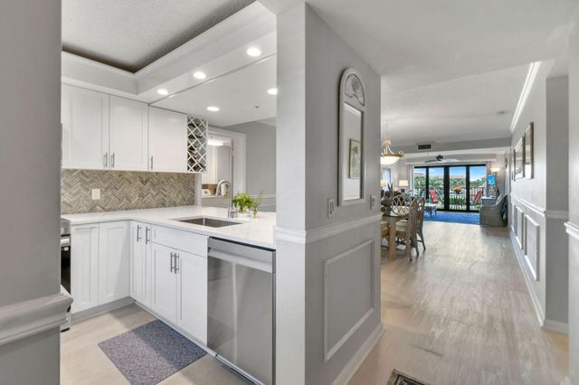 601 Seafarer Circle 304, Jupiter, FL 33477