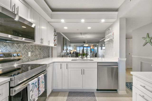 601 Seafarer Circle 304, Jupiter, FL 33477