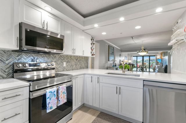 601 Seafarer Circle 304, Jupiter, FL 33477