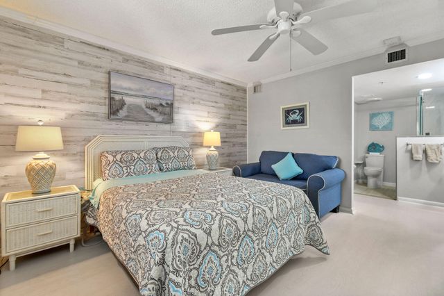 601 Seafarer Circle 304, Jupiter, FL 33477