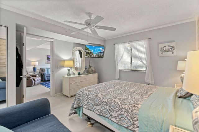 601 Seafarer Circle 304, Jupiter, FL 33477