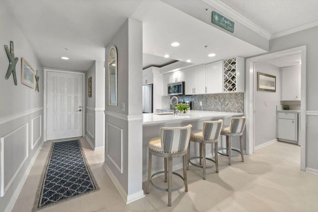 601 Seafarer Circle 304, Jupiter, FL 33477