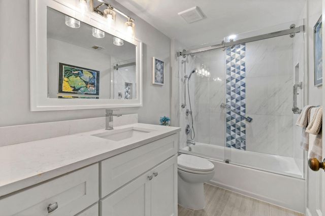 601 Seafarer Circle 304, Jupiter, FL 33477