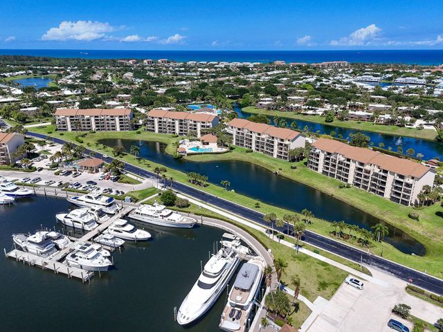 601 Seafarer Circle 304, Jupiter, FL 33477
