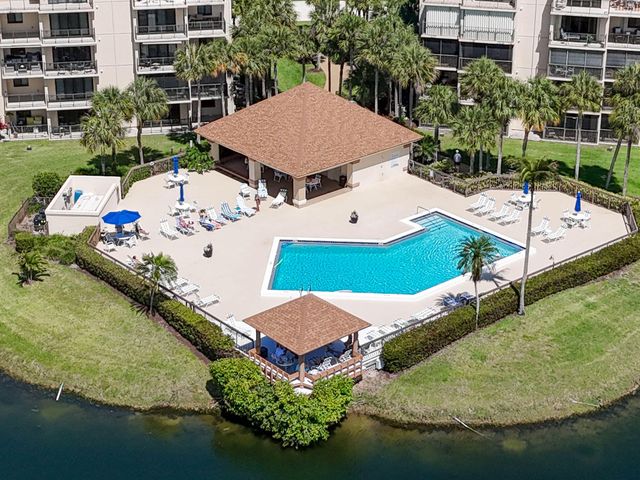 601 Seafarer Circle 304, Jupiter, FL 33477