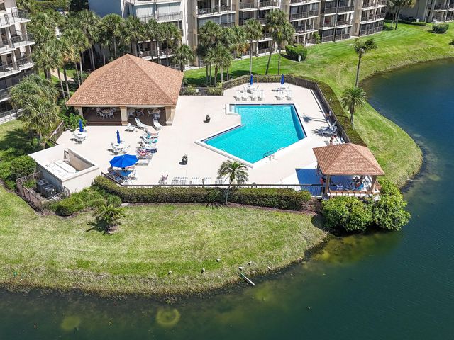 601 Seafarer Circle 304, Jupiter, FL 33477