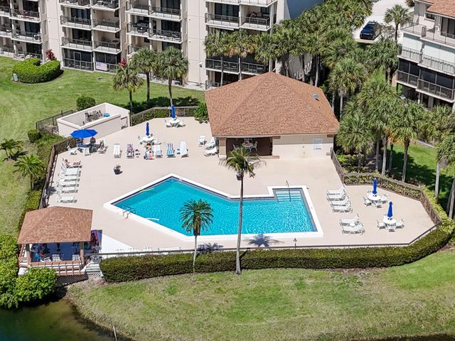 601 Seafarer Circle 304, Jupiter, FL 33477