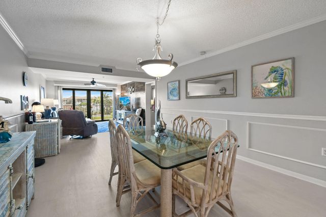 601 Seafarer Circle 304, Jupiter, FL 33477