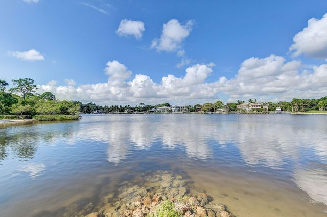601 Seafarer Circle 304, Jupiter, FL 33477