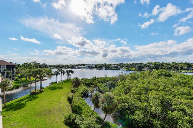 601 Seafarer Circle 304, Jupiter, FL 33477
