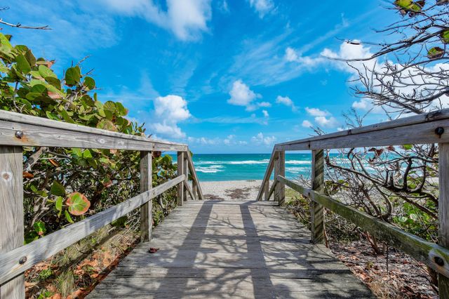 601 Seafarer Circle 304, Jupiter, FL 33477