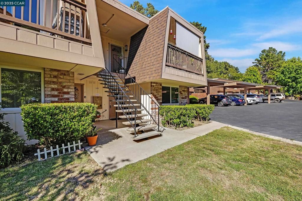 146 Ascot Court 2, Moraga, CA 94556