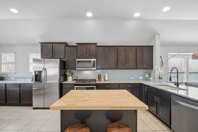 417 Kirkhill ST, Hutto, TX 78634