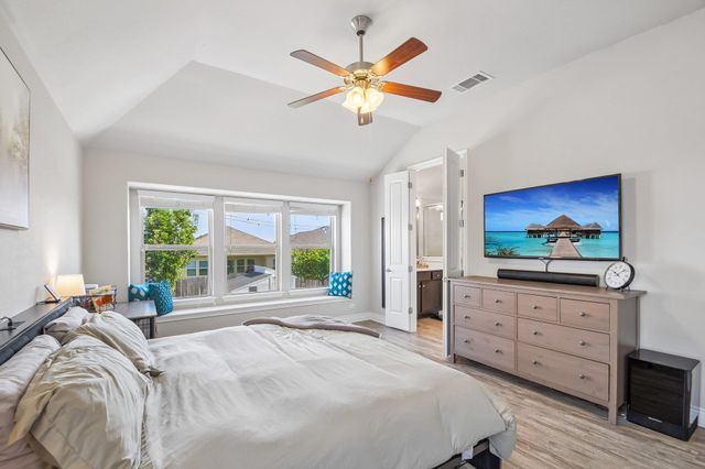 417 Kirkhill ST, Hutto, TX 78634