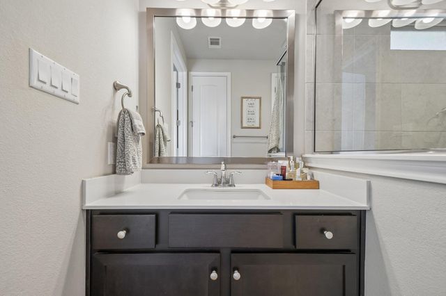 417 Kirkhill ST, Hutto, TX 78634