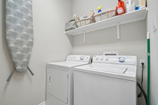 417 Kirkhill ST, Hutto, TX 78634