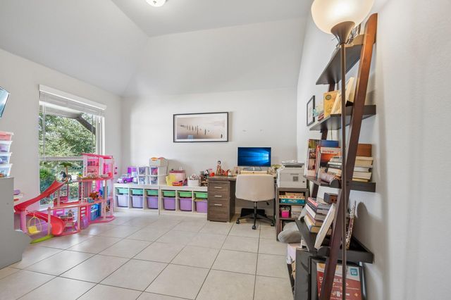 417 Kirkhill ST, Hutto, TX 78634