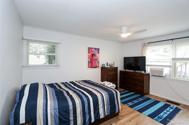 49 East Avenue, Glen Cove, NY 11542