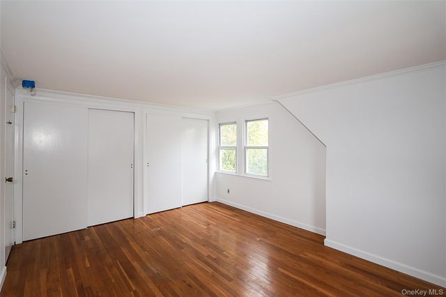 49 East Avenue, Glen Cove, NY 11542