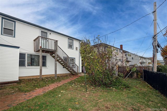 49 East Avenue, Glen Cove, NY 11542