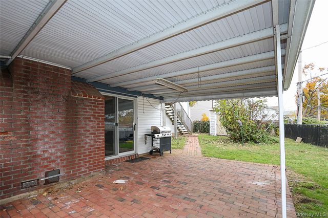 49 East Avenue, Glen Cove, NY 11542