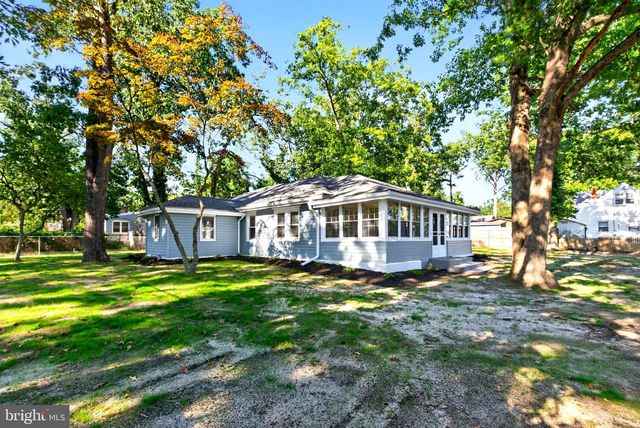 301 N LAKESHORE DRIVE N, Browns Mills, NJ 08015