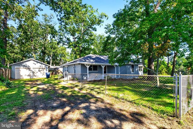 301 N LAKESHORE DRIVE N, Browns Mills, NJ 08015