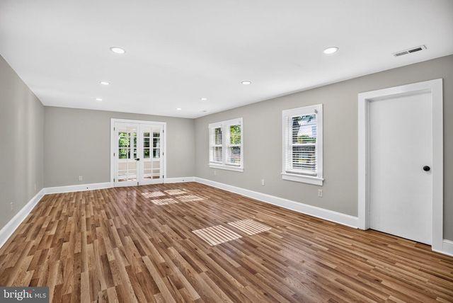 301 N LAKESHORE DRIVE N, Browns Mills, NJ 08015