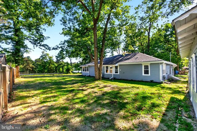 301 N LAKESHORE DRIVE N, Browns Mills, NJ 08015