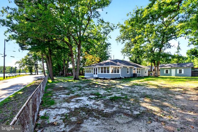 301 N LAKESHORE DRIVE N, Browns Mills, NJ 08015