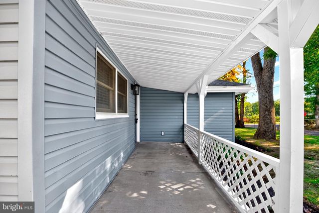 301 N LAKESHORE DRIVE N, Browns Mills, NJ 08015