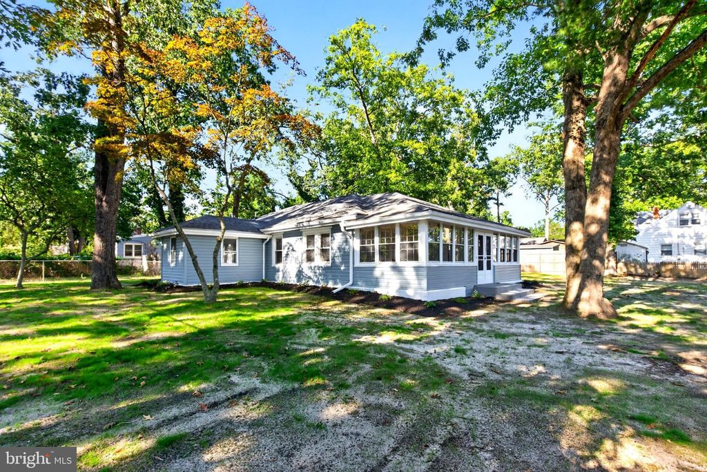 301 N LAKESHORE DRIVE N, BROWNS MILLS, NJ 08015 — photo 2