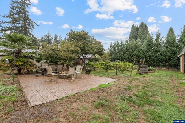 16326 Butteville Rd NE, Woodburn, OR 97071