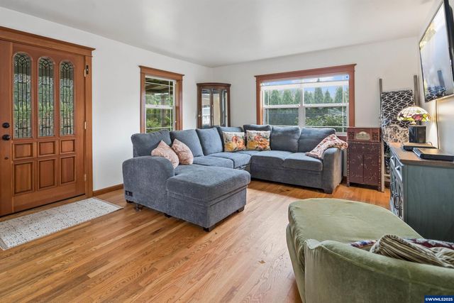 16326 Butteville Rd NE, Woodburn, OR 97071