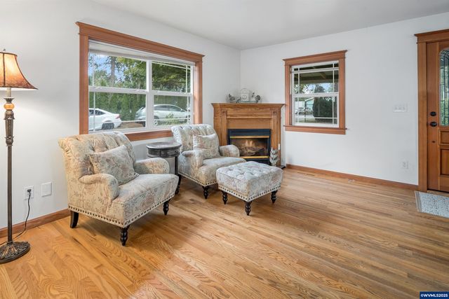 16326 Butteville Rd NE, Woodburn, OR 97071