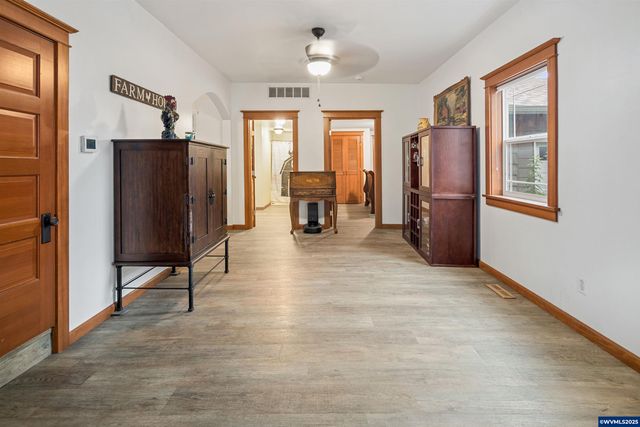 16326 Butteville Rd NE, Woodburn, OR 97071