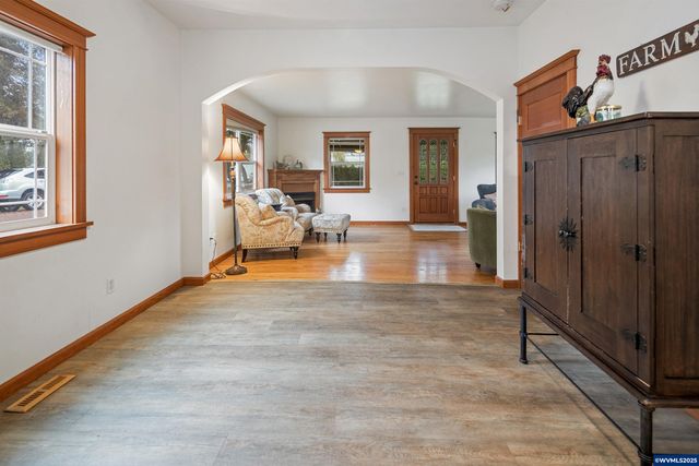 16326 Butteville Rd NE, Woodburn, OR 97071