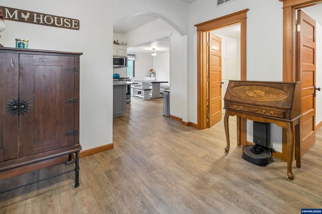 16326 Butteville Rd NE, Woodburn, OR 97071