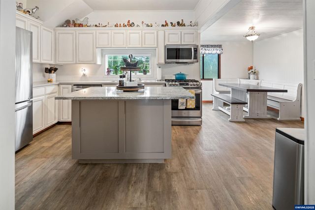 16326 Butteville Rd NE, Woodburn, OR 97071