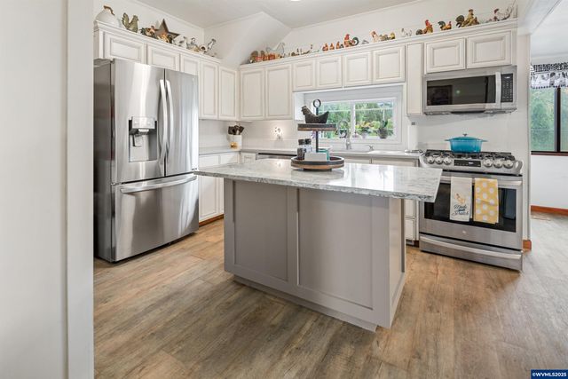 16326 Butteville Rd NE, Woodburn, OR 97071