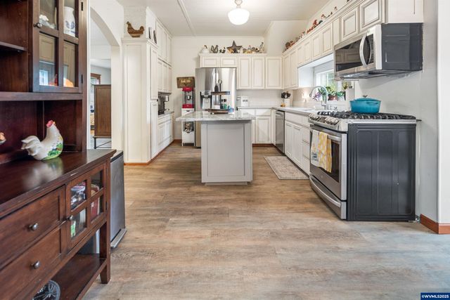 16326 Butteville Rd NE, Woodburn, OR 97071