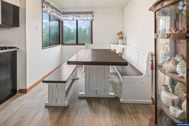 16326 Butteville Rd NE, Woodburn, OR 97071