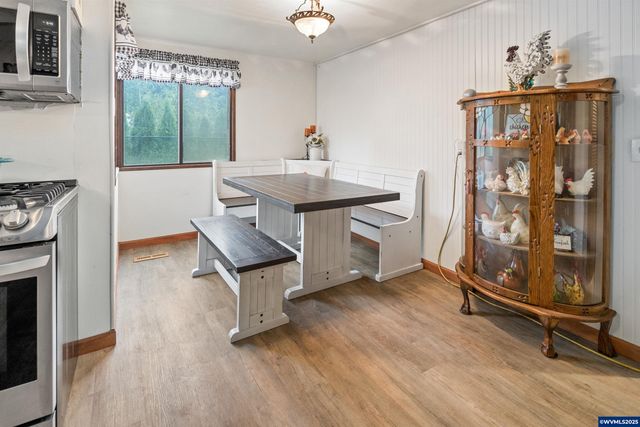 16326 Butteville Rd NE, Woodburn, OR 97071