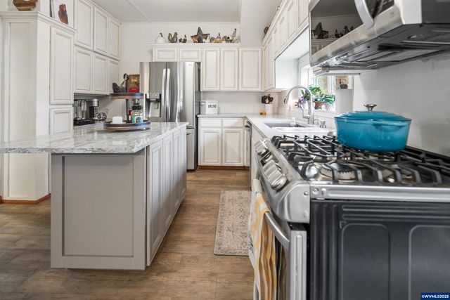 16326 Butteville Rd NE, Woodburn, OR 97071