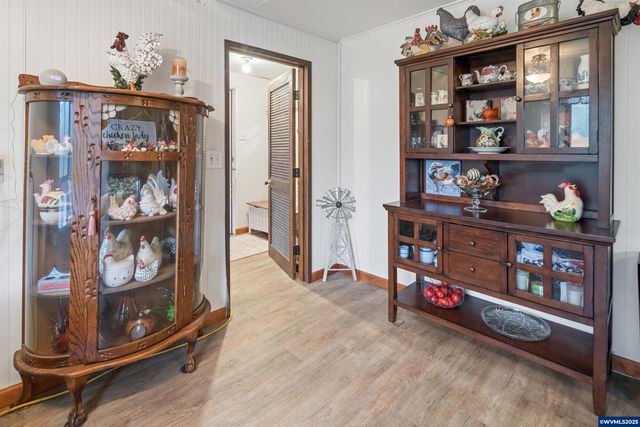 16326 Butteville Rd NE, Woodburn, OR 97071