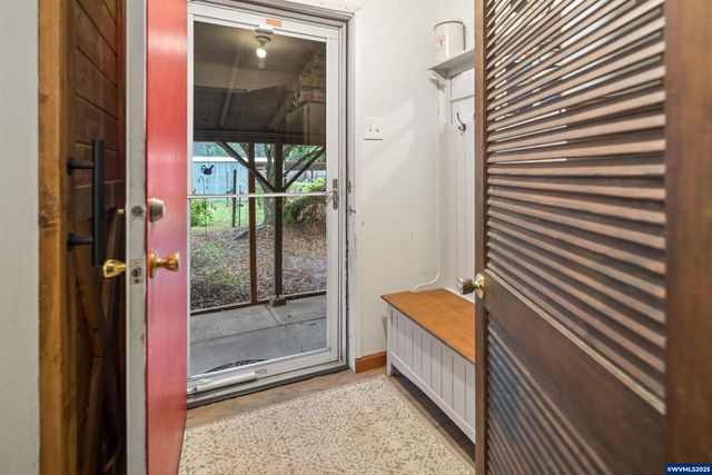 16326 Butteville Rd NE, Woodburn, OR 97071