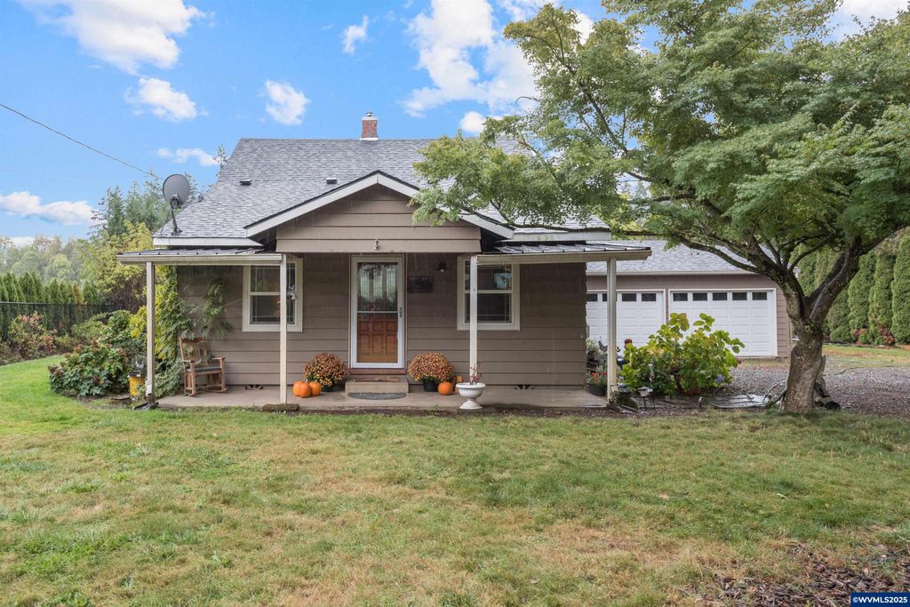 Image 1 of property listing at 16326 Butteville Rd NE, Woodburn, OR 97071