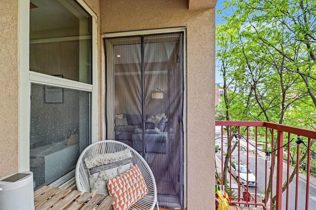 645 N 1st Street 300, Minneapolis, MN 55401